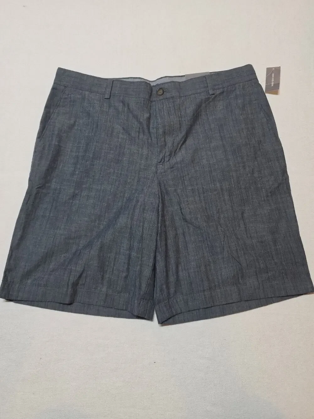 Van Heusen Men’s Shorts Size 36 Blue Chambray Straight Fit Flat Front NWT